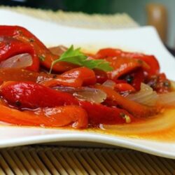 Ensalda de pimientos y tomates asados con aceite de argán