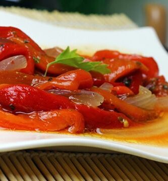 Ensalda de pimientos y tomates asados con aceite de argán